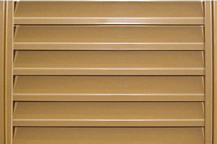 Door with shaped plates to Z, assembled interlocking of tubular (aeration 36% surface area)